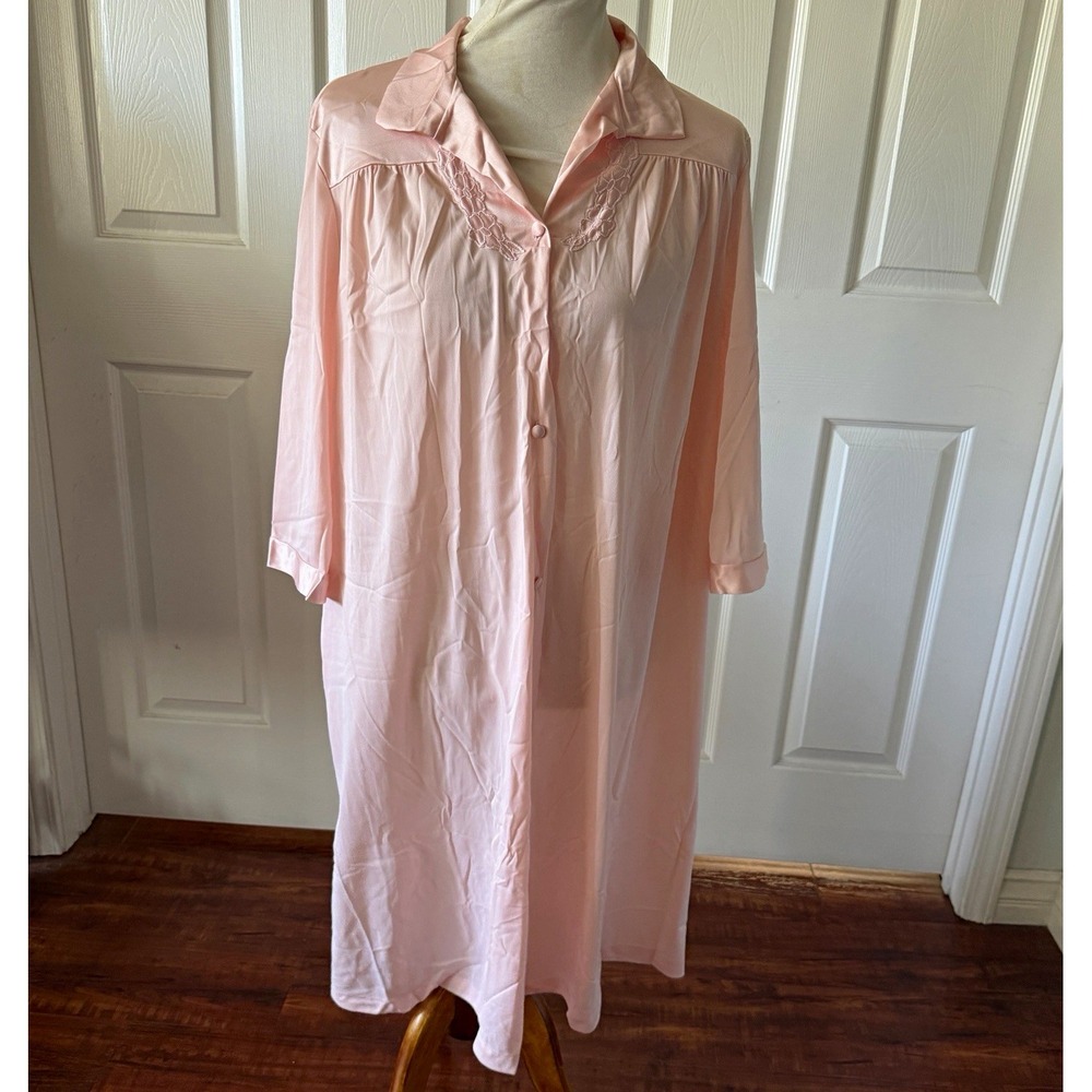 Vanity Fair Vintage Pink Robe Button Front Lace Trim Size M Made in USA